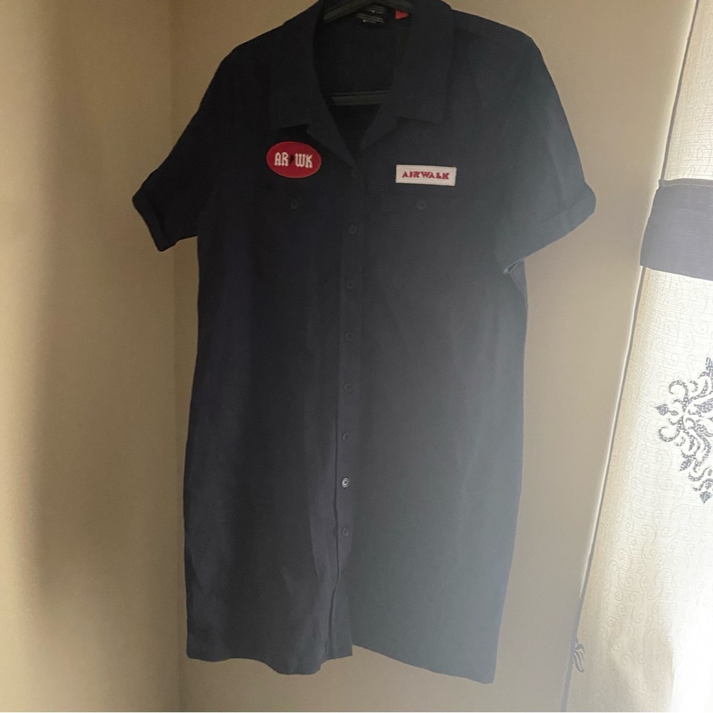 Airwalk tops
